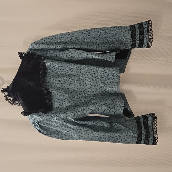 Recollections Blue Floral Lace Blouse - Picture 4 of 5